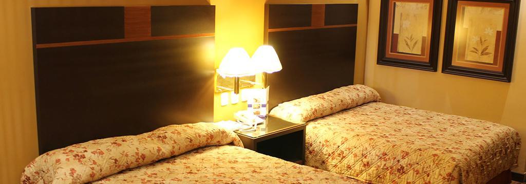 Hotel Plaza Las Quintas แอร์มอซิโญ ภายนอก รูปภาพ