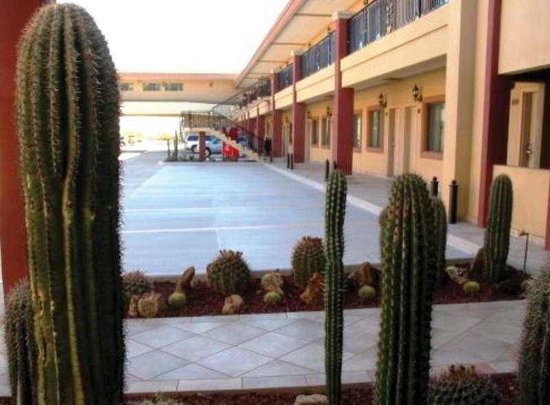 Hotel Plaza Las Quintas แอร์มอซิโญ ภายนอก รูปภาพ