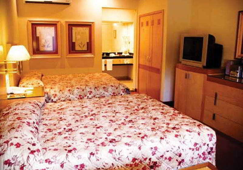 Hotel Plaza Las Quintas แอร์มอซิโญ ห้อง รูปภาพ